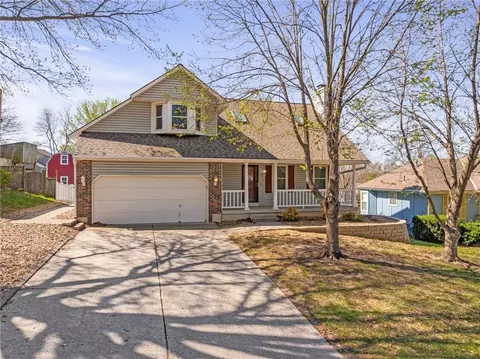 4108 Briarwood Dr, Blue Springs, MO 64015