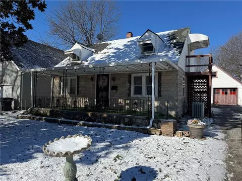 644 S Lake Dr, Independence, MO 64053