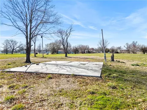 309 N 5th St, Walker, MO 64790 photo 24