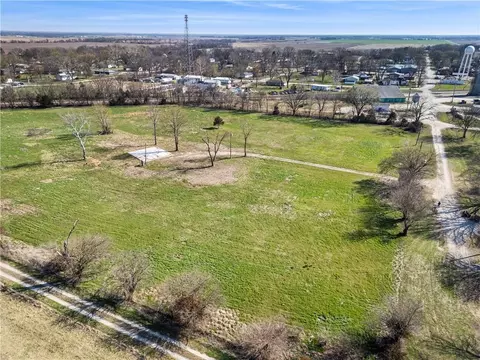 309 N 5th St, Walker, MO 64790 photo 2