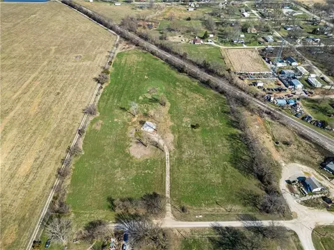 309 N 5th St, Walker, MO 64790 photo 11