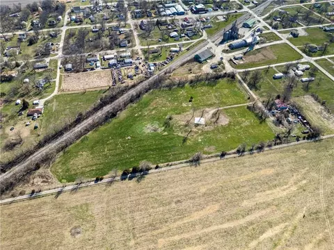 309 N 5th St, Walker, MO 64790 photo 9