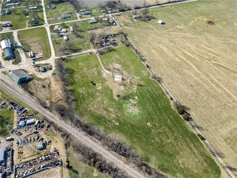 309 N 5th St, Walker, MO 64790 photo 5