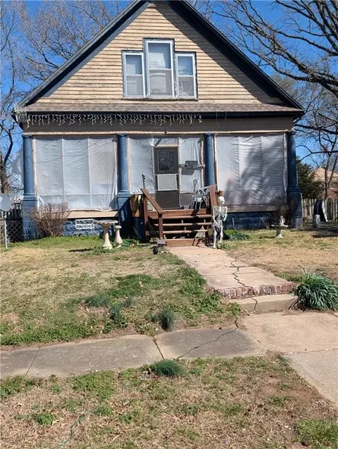 Exterior - 403 S Adams St, Nevada, MO 64772 photo 2 of 3