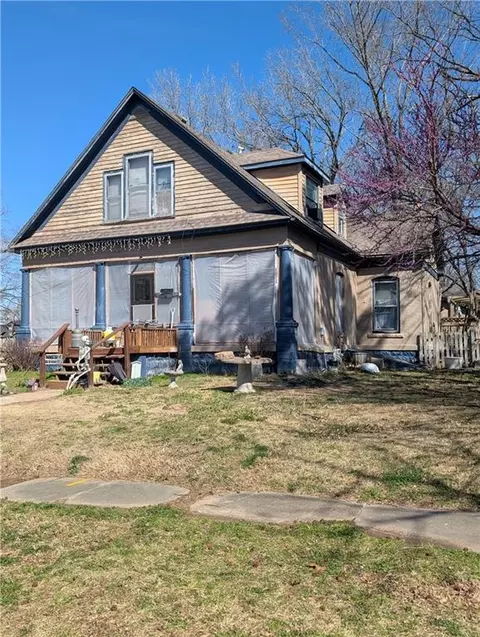 Exterior - 403 S Adams St, Nevada, MO 64772 photo 1 of 3