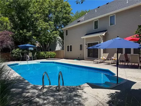 413 Terri Ct, Lawrence, KS 66049