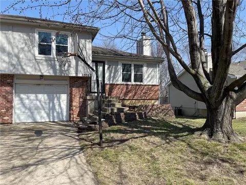 15052 W 139 St, Olathe, KS 66062