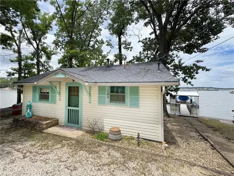 103 Vacation Hideaway Ln, Camdenton, MO 65079