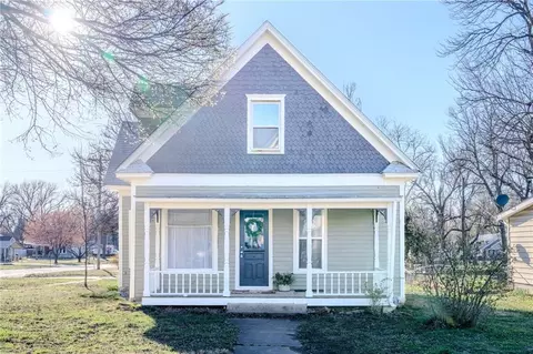 503 N 11th St, Fredonia, KS 66736