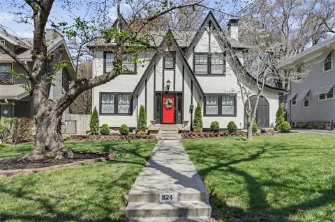 824 W 72nd St, Kansas City, MO 64114
