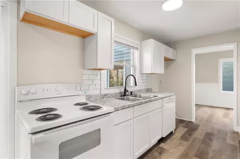 Kitchen - 9616 E 26th St S, Independence, MO 64052 photo 2 of 2