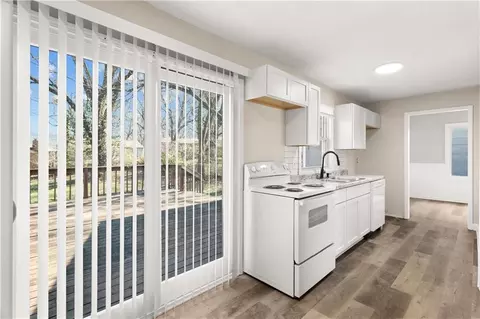 Kitchen - 9616 E 26th St S, Independence, MO 64052 photo 1 of 2