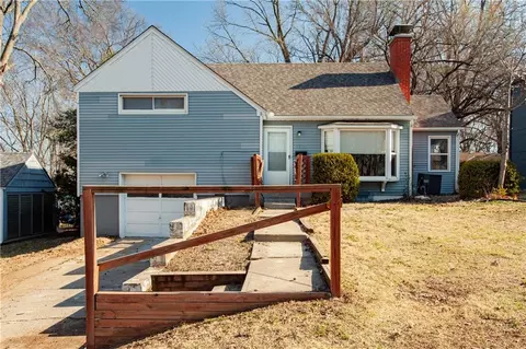 9616 E 26th St S, Independence, MO 64052