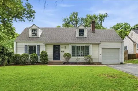 3901 W 73rd Ter, Prairie Village, KS 66208