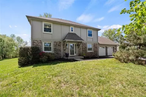 1003 S 9th St, Louisburg, KS 66053