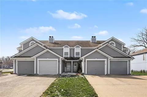 5856 NW Plantation Ln, Lees Summit, MO 64064