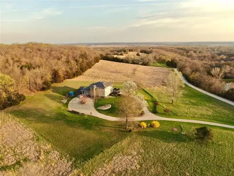 1935 E 850th Rd, Lecompton, KS 66050