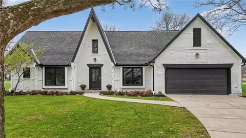 12815 Pembroke Cir, Leawood, KS 66209