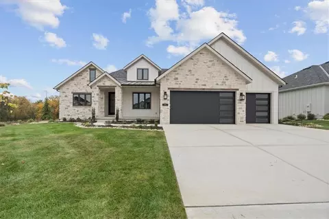 8712 N Lewis Ave, Kansas City, MO 64157