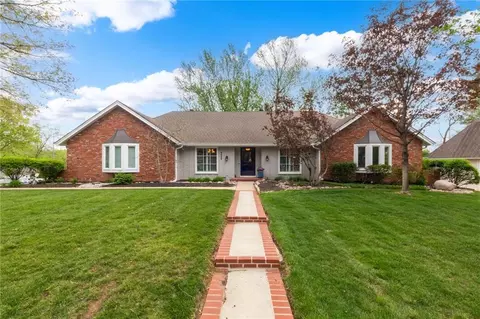 8409 Ensley Pl, Leawood, KS 66206