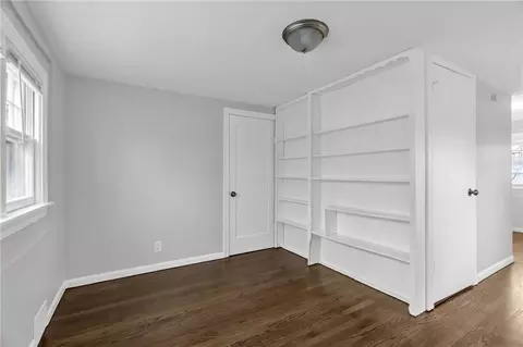 Bedroom - 9614 E 32nd S St, Independence, MO 64052 photo 4 of 4
