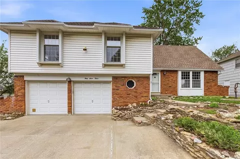 3712 104th St, Kansas City, MO 64137