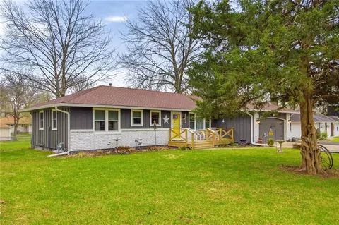 972 Glengera St, Peculiar, MO 64078