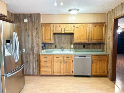 Kitchen - 1045 Yale Rd, Mapleton, KS 66754 photo 4 of 6