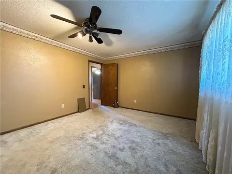 Bedroom - 1045 Yale Rd, Mapleton, KS 66754 photo 2 of 10