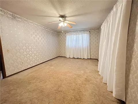 Bedroom - 1045 Yale Rd, Mapleton, KS 66754 photo 4 of 10