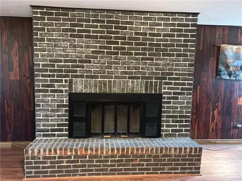 Living - 1045 Yale Rd, Mapleton, KS 66754 photo 14 of 14
