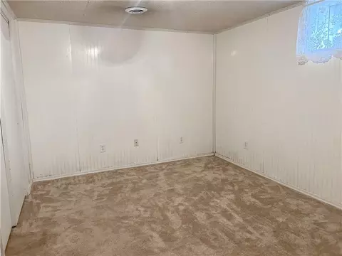 Bedroom - 1045 Yale Rd, Mapleton, KS 66754 photo 9 of 10