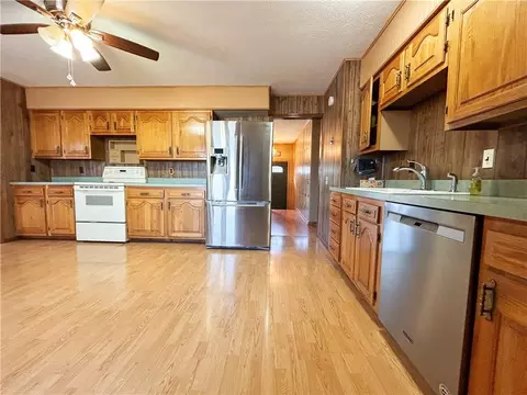 Kitchen - 1045 Yale Rd, Mapleton, KS 66754 photo 6 of 6