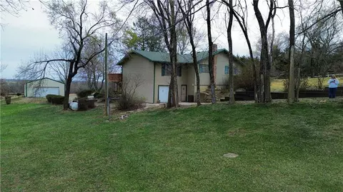 Exterior - 1045 Yale Rd, Mapleton, KS 66754 photo 2 of 6