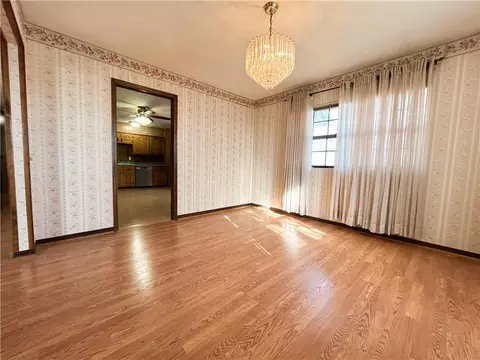 Living - 1045 Yale Rd, Mapleton, KS 66754 photo 7 of 14