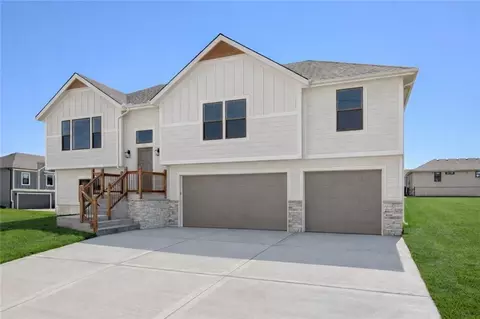 1325 N Holland Ct, Independence, MO 64056