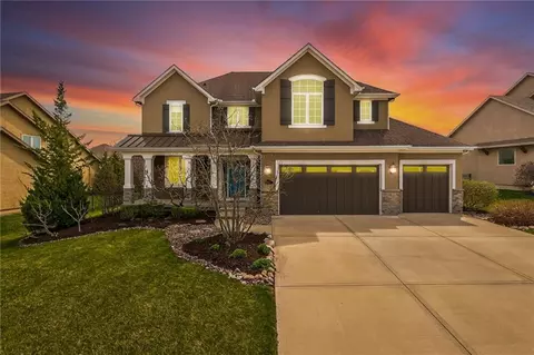 2827 NE 102nd Ter, Kansas City, MO 64155