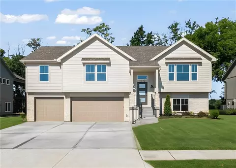 1103 N Eli Ln, Warrensburg, MO 64093
