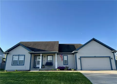 9811 E 219th Cir, Peculiar, MO 64078