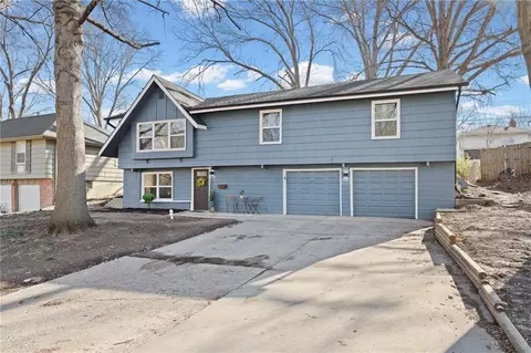 7325 Hardy Ave, Raytown, MO 64133