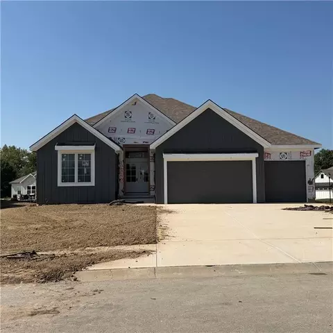 2304 Foxtail Dr, Kearney, MO 64060