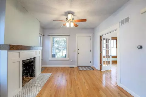 829 W 40 St, Kansas City, MO 64111