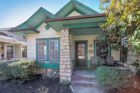 829 W 40 St, Kansas City, MO 64111