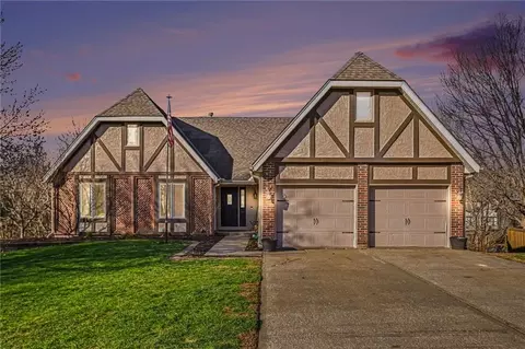 1404 Colony Dr, Kearney, MO 64060