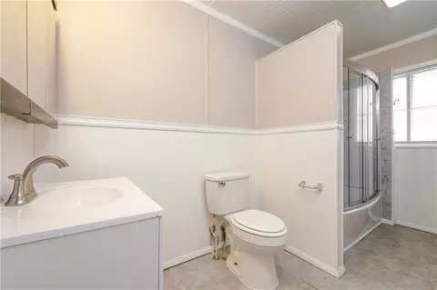 Bath - 18902 E Arrowhead Dr, Independence, MO 64056 photo 1 of 2