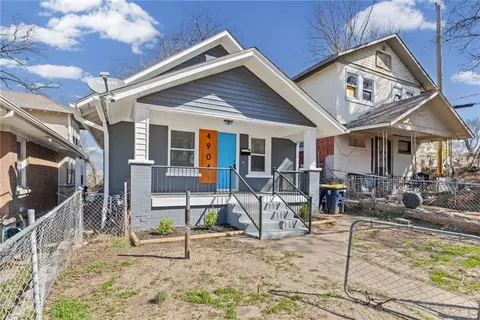 4904 E 23rd St, Kansas City, MO 64127