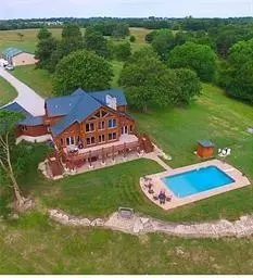 67 W Acres 34088 W 160th St, Rayville, MO 64084