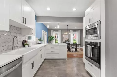 2827 Campbell St, Kansas City, MO 64109