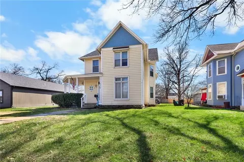 715 Main St, Osawatomie, KS 66064