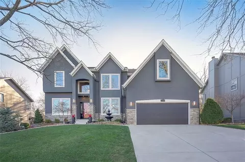 11541 S Brentwood St, Olathe, KS 66061